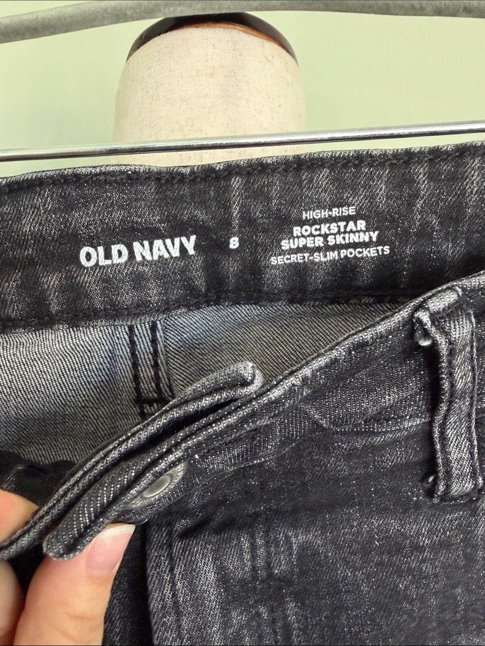 Old Navy Rock Star Super Skinny Black Washed Distressed Jeans - Picture 2 of 4